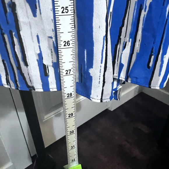 Alfani | Blue & White Zippered Front Sleeveless Blouse Size 2XL - Picture 6 of 10